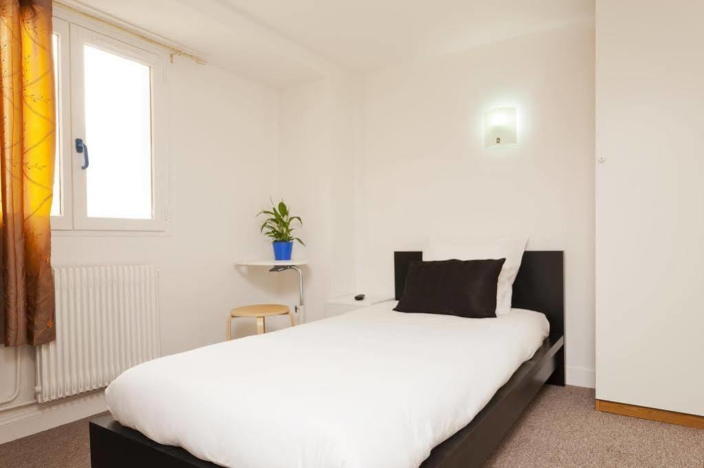 Hotel Petit Bastille Aulnay-sous-Bois Zimmer foto